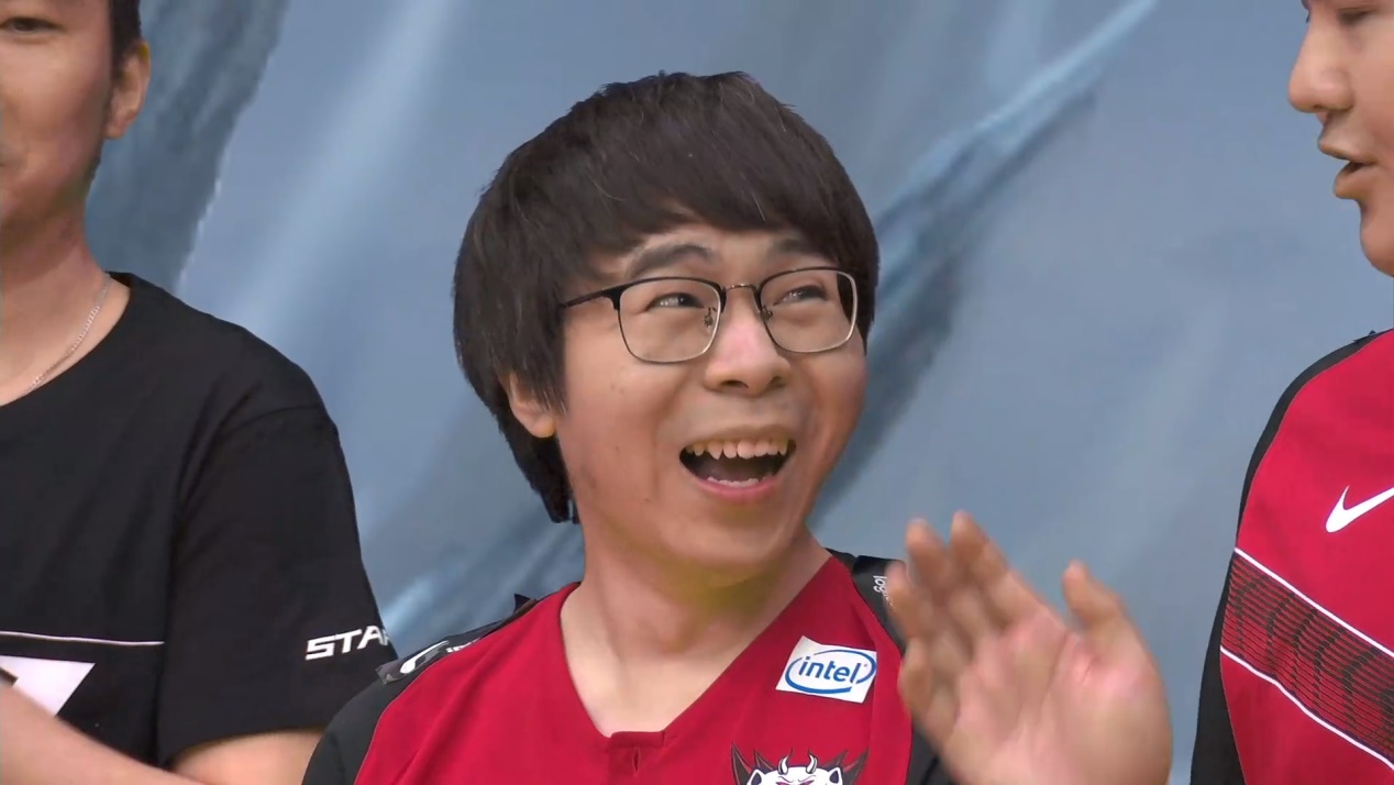 JDG力克TL，Doinb完成帽子戏法