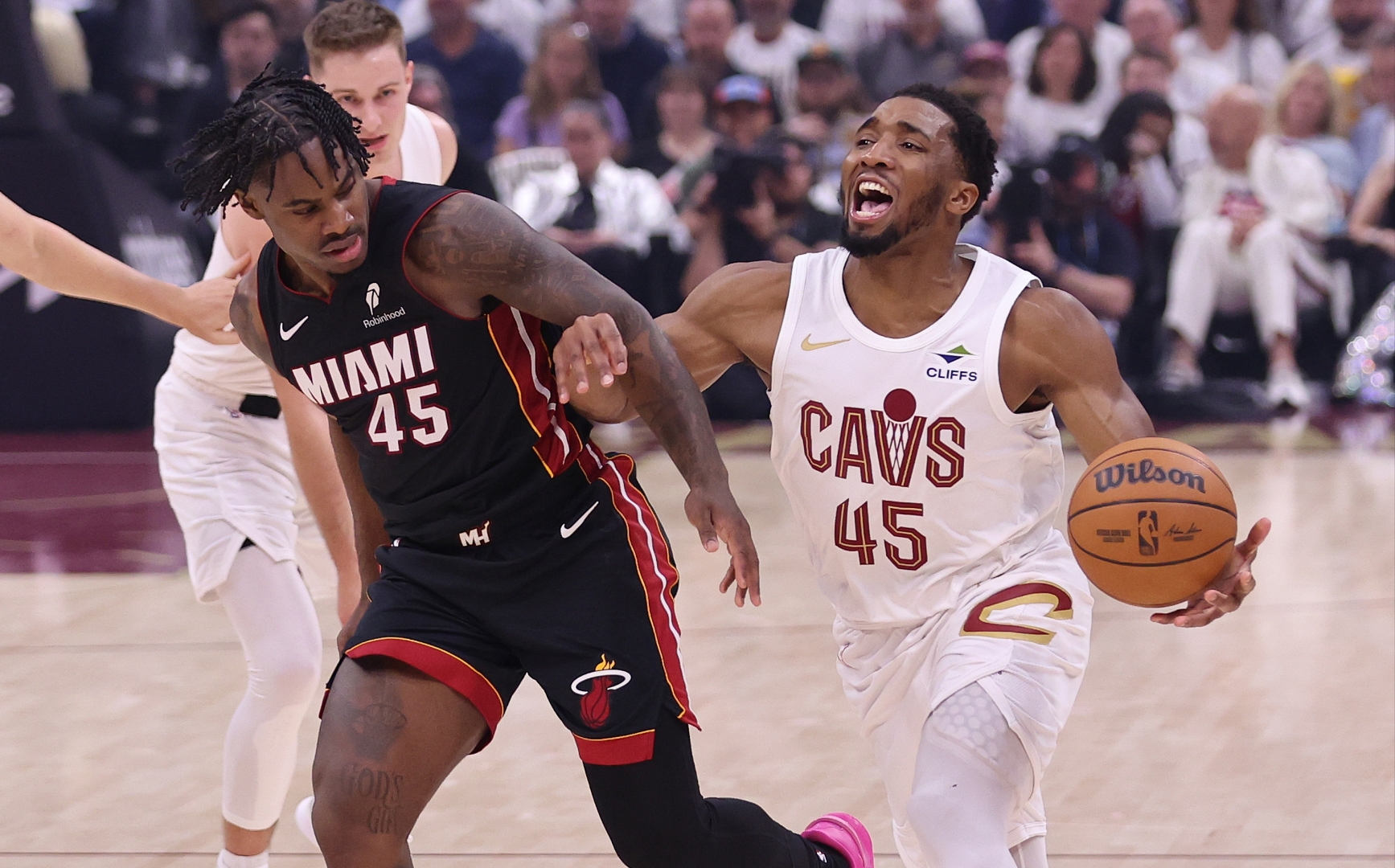 国王横扫热火，萨博尼斯制霸全场