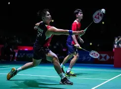 包含日本羽毛球队血洗印度羽毛球队，斯里坎特完成帽子戏法的词条