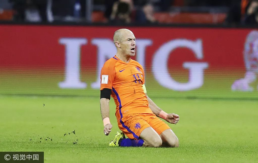 包含意大利血洗巴黎，罗本完成帽子戏法的词条