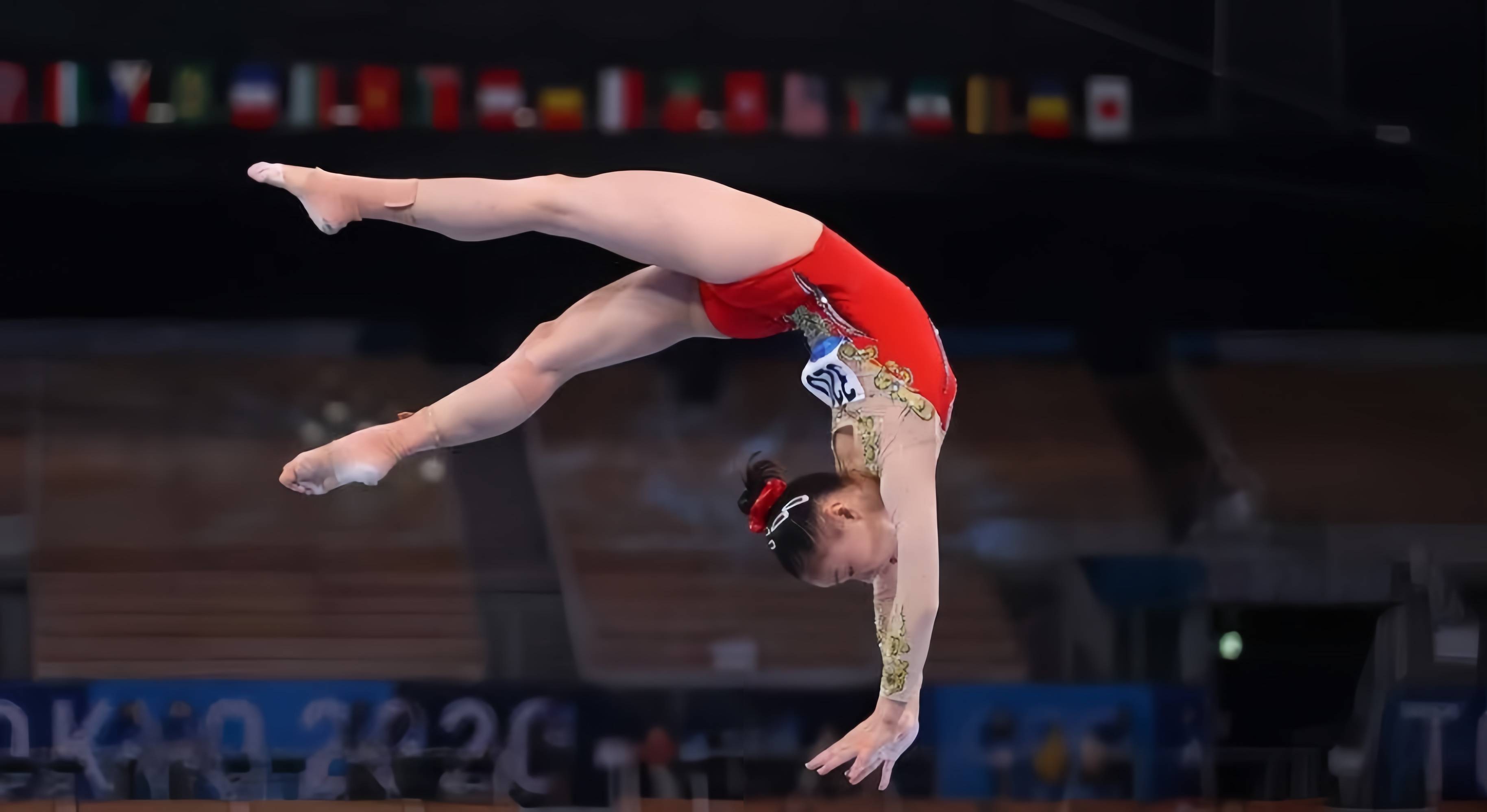 体操选手赛后落泪，背后故事感人