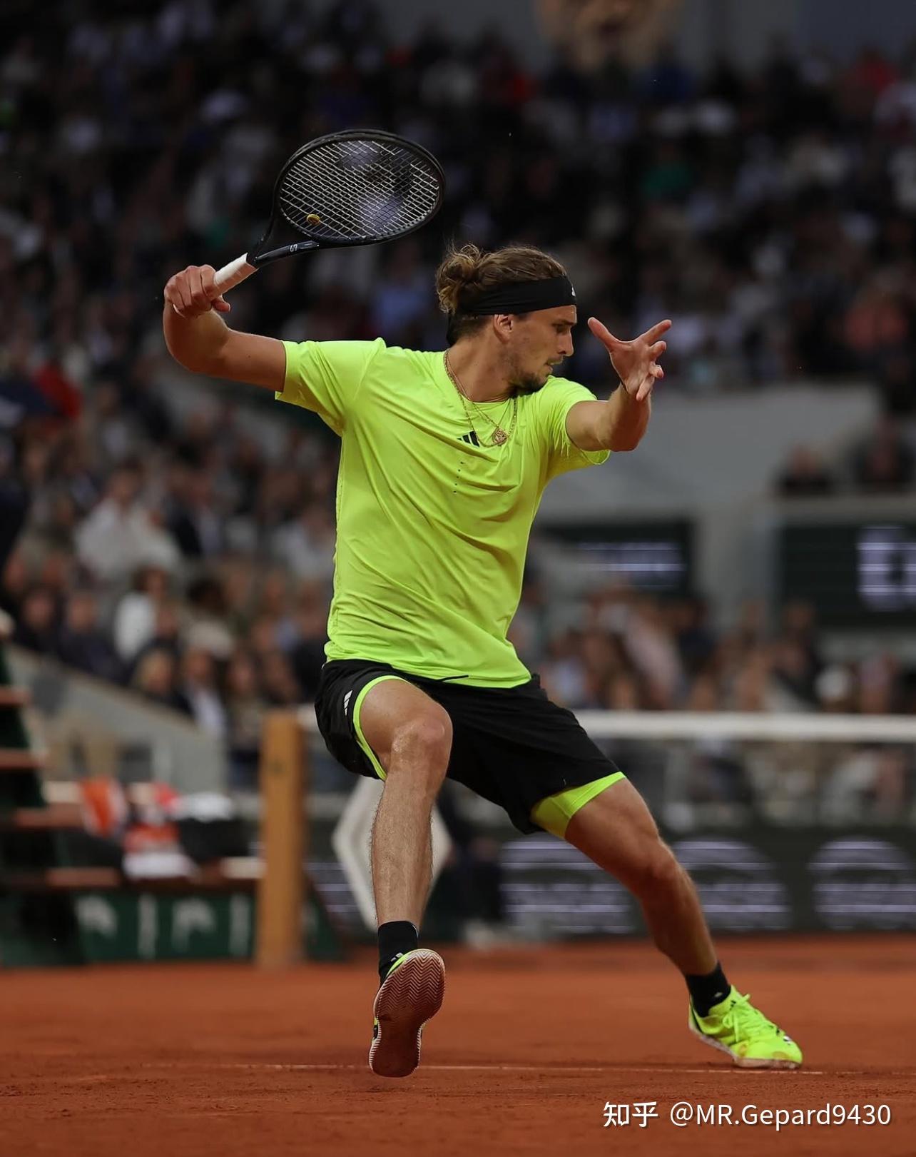 拉沃尔杯险胜年终总决赛,兹维列夫高光表现的简单介绍 拉沃尔杯险胜年终总决赛,兹维列夫高光表现的简单介绍