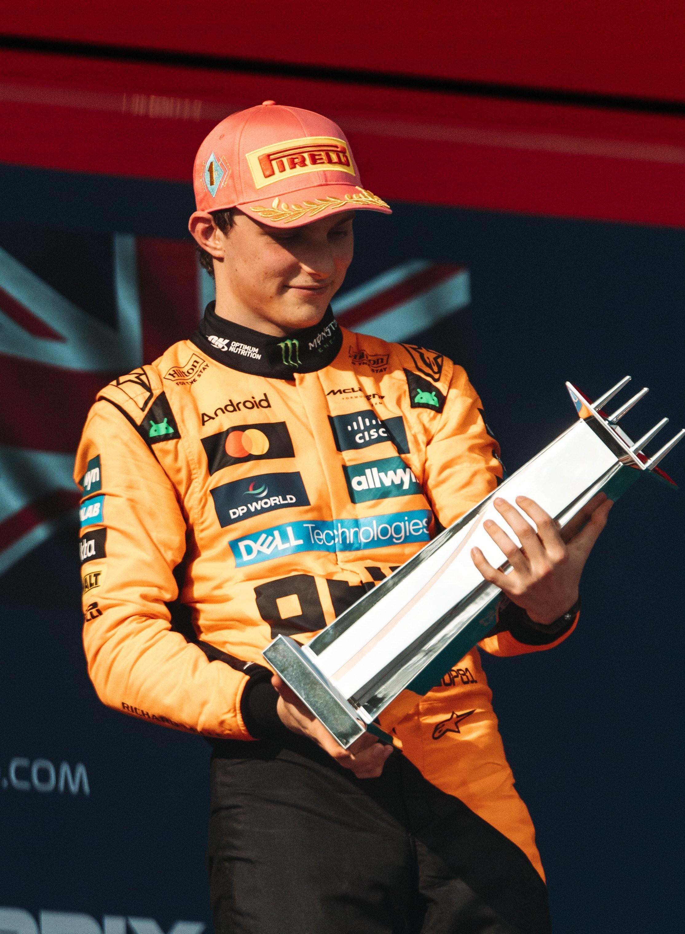 迈凯伦碾压雷诺车队,诺里斯刷新纪录 迈凯伦碾压雷诺车队,诺里斯刷新纪录