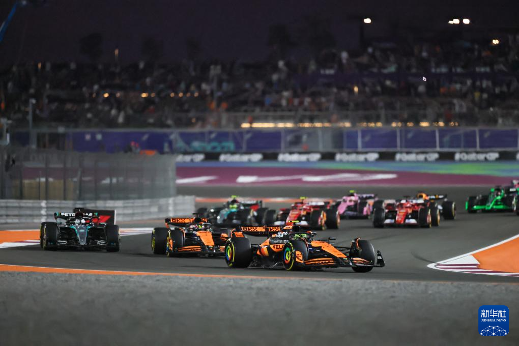 阿斯顿马丁逆转索伯车队,皮亚斯特里关键制胜 阿斯顿马丁逆转索伯车队,皮亚斯特里关键制胜