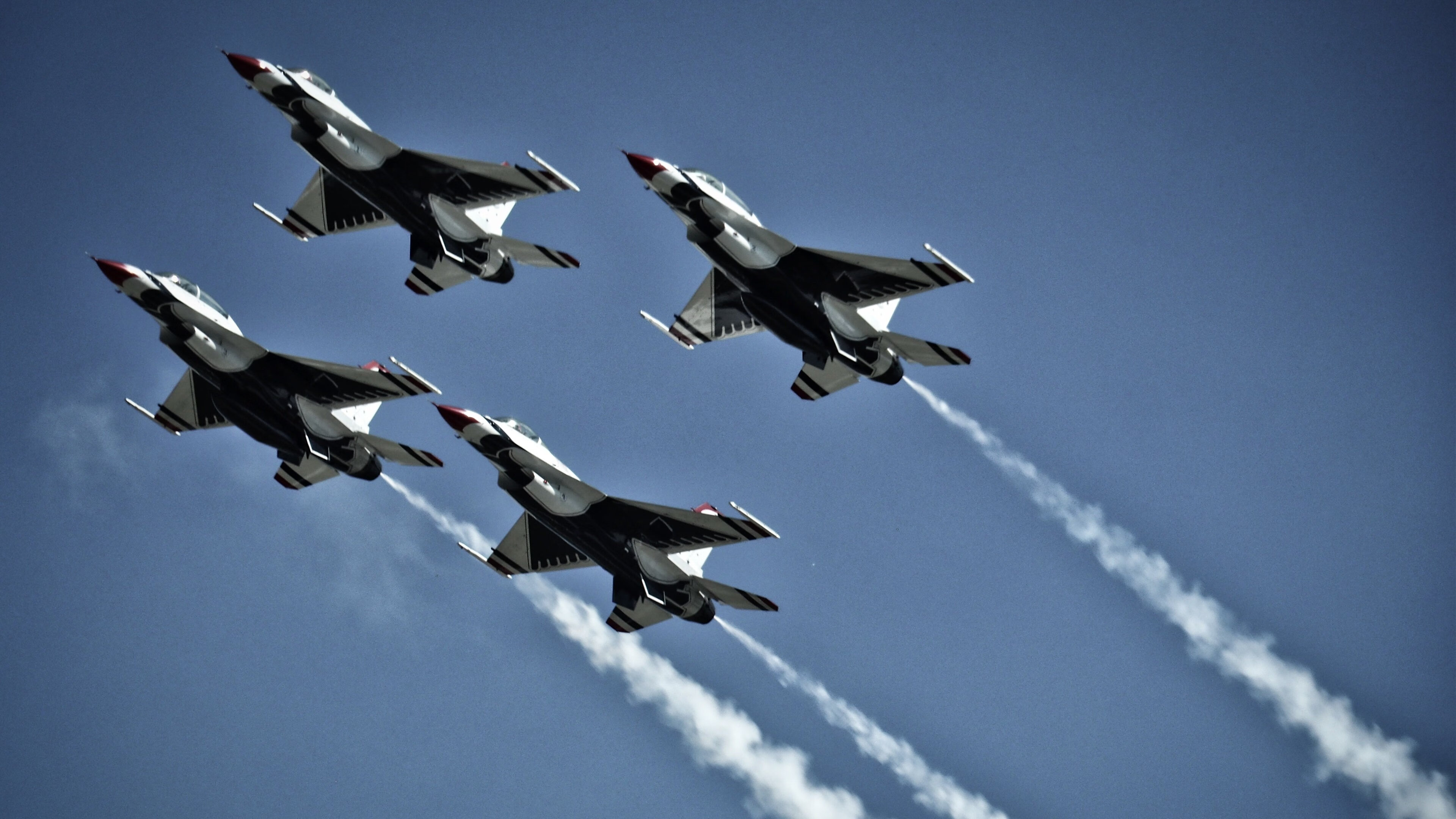 北欧冷焰与桑巴灼阳，绿茵场的冰与火之歌