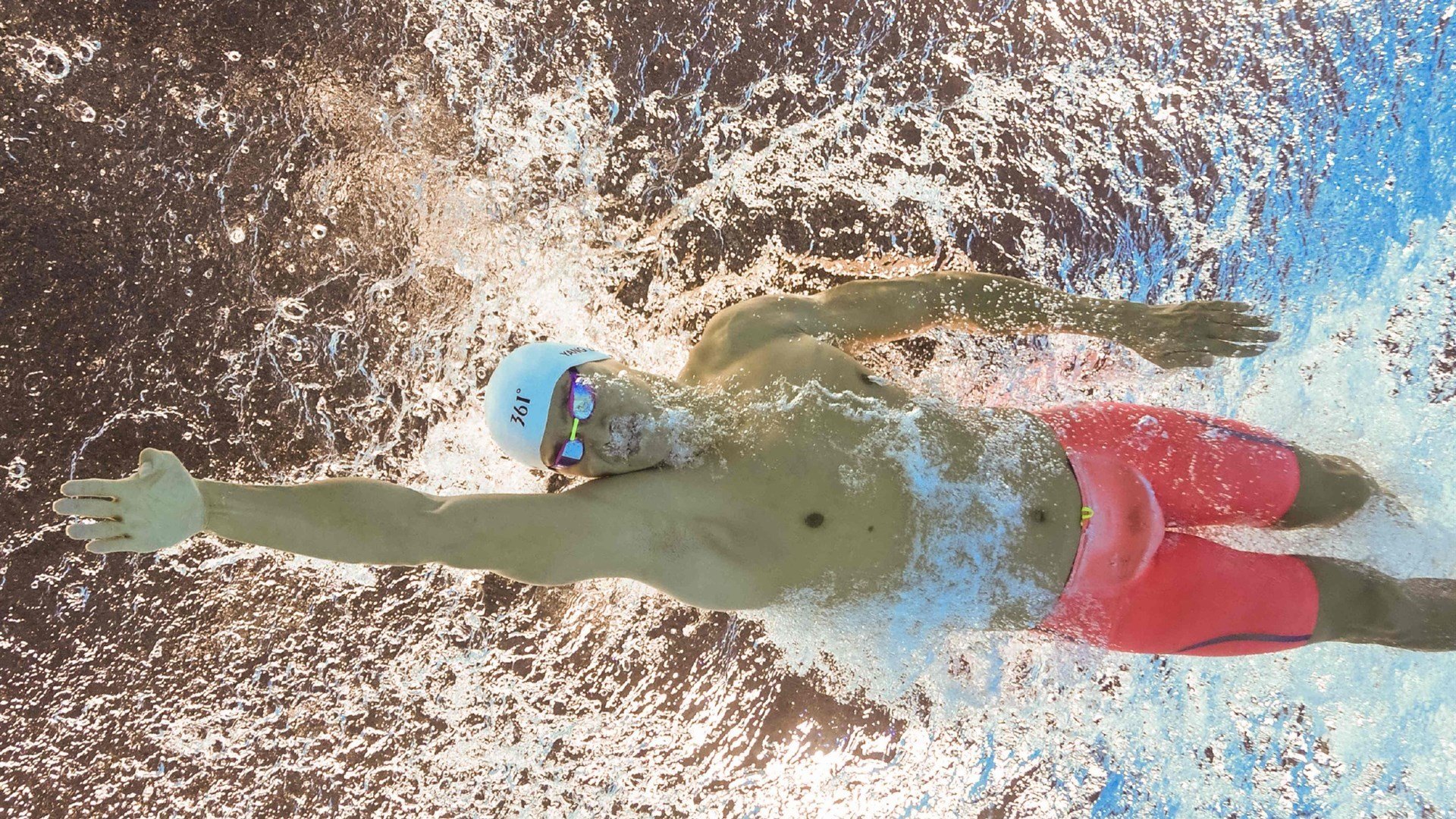 跨越山海的双雄会，当火箭决胜天山，詹姆斯君临欧冠