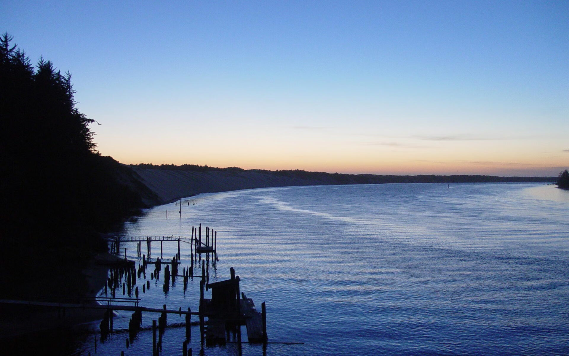 极限穿刺！莫兰特18次罚球怒啄雷霆，老鹰擒敌关键竟在禁区之外？