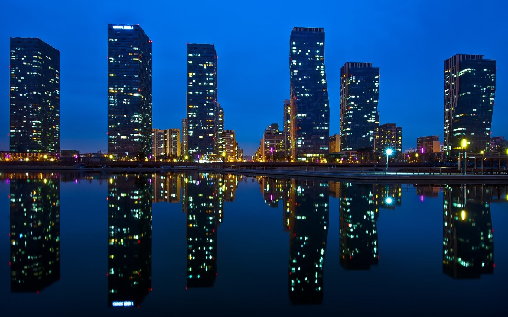 东方利刃出鞘时,风车终于停转—当久保建英在德比接管权杖,比利时节奏于塞维利亚沉没