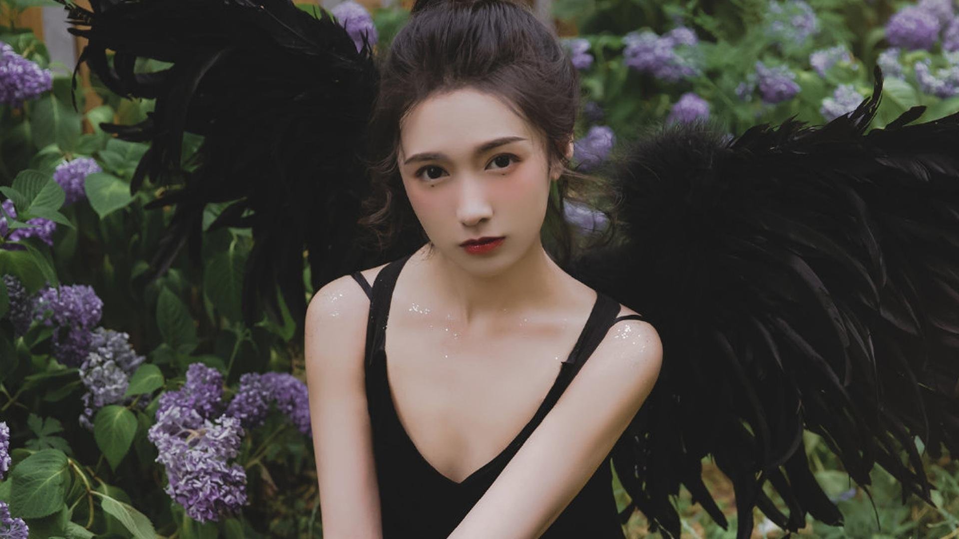 时空交错的唯一性，当篮网决战老鹰之夜，莫兰特在意甲球场接管比赛